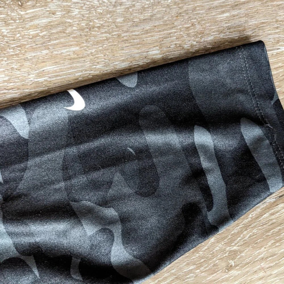 Nike Dry Fit Black Camo Leggings Women's Size Medium Active Gym - Picture 3 of 9